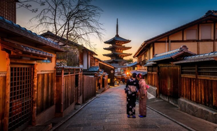 Solo Female Travel Guide to Japan: Safety Tips & Itinerary